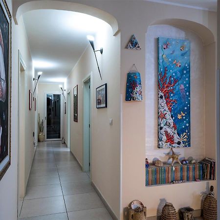 مبيت وإفطار كاسترينيانو دل كابو Adua Art المظهر الخارجي الصورة